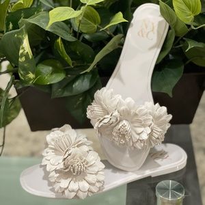 New York And Company Anella Flower Jelly Sandals 8